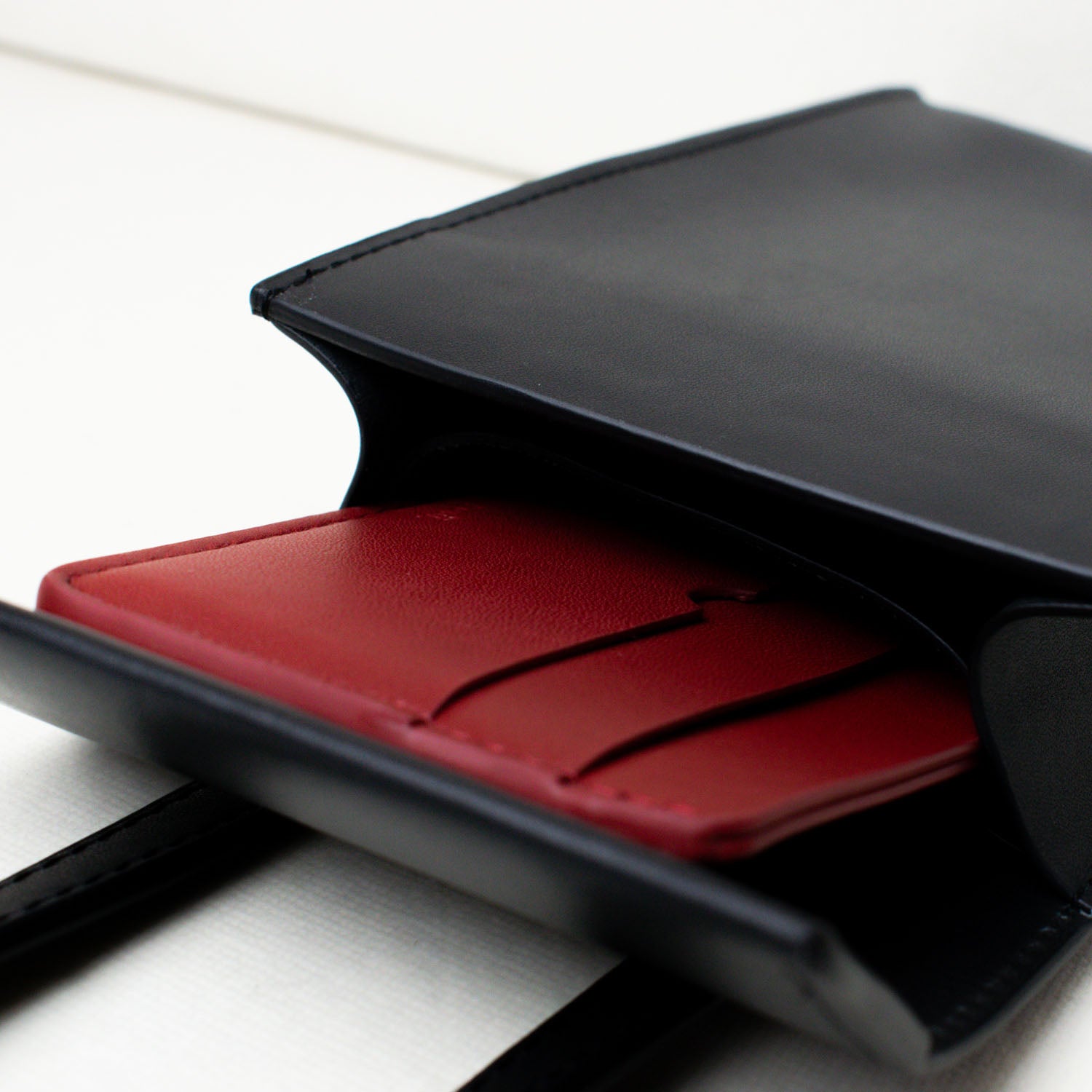 Adjustable Phone Bag in Black