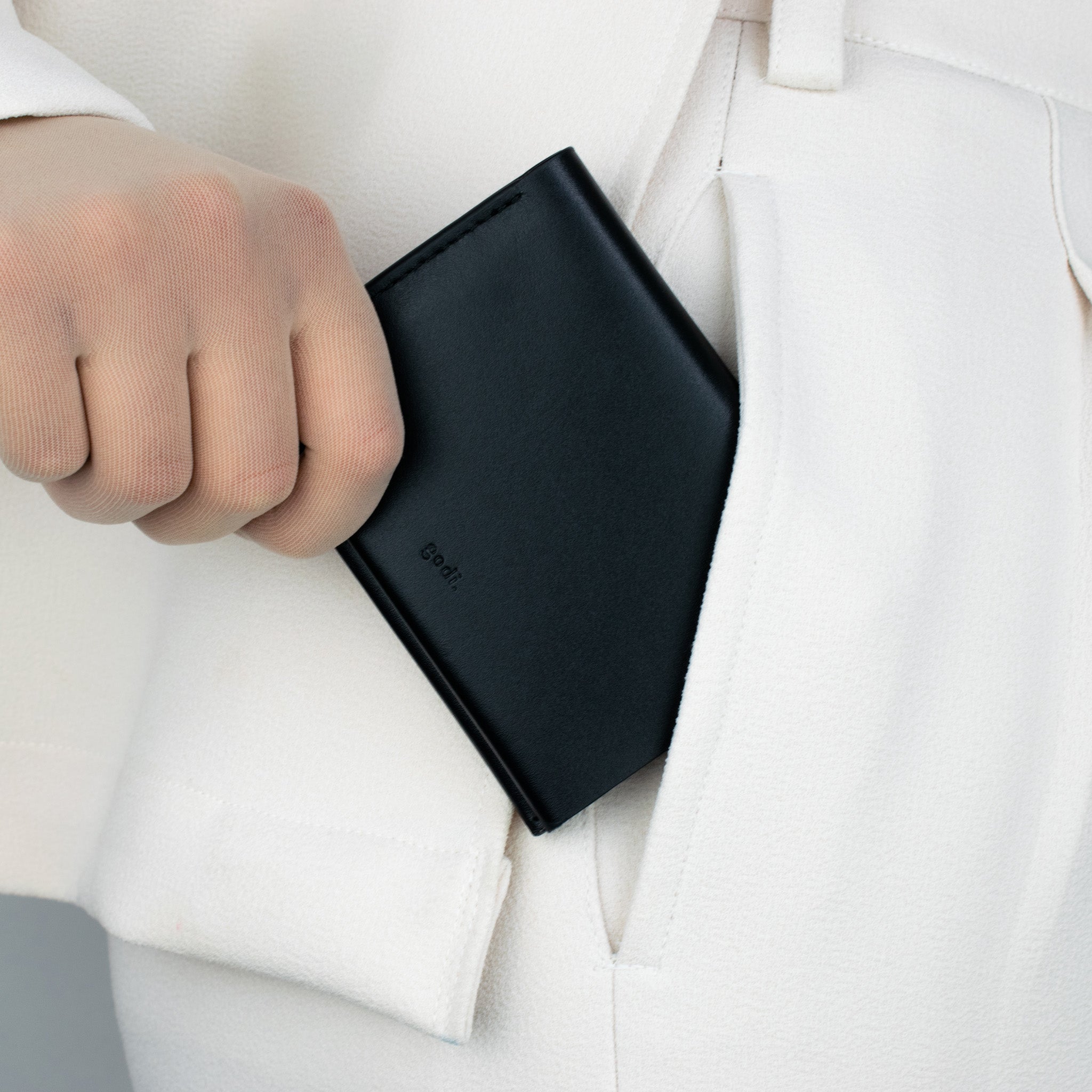 Bifold Wallet in Pebble Grain Ginger