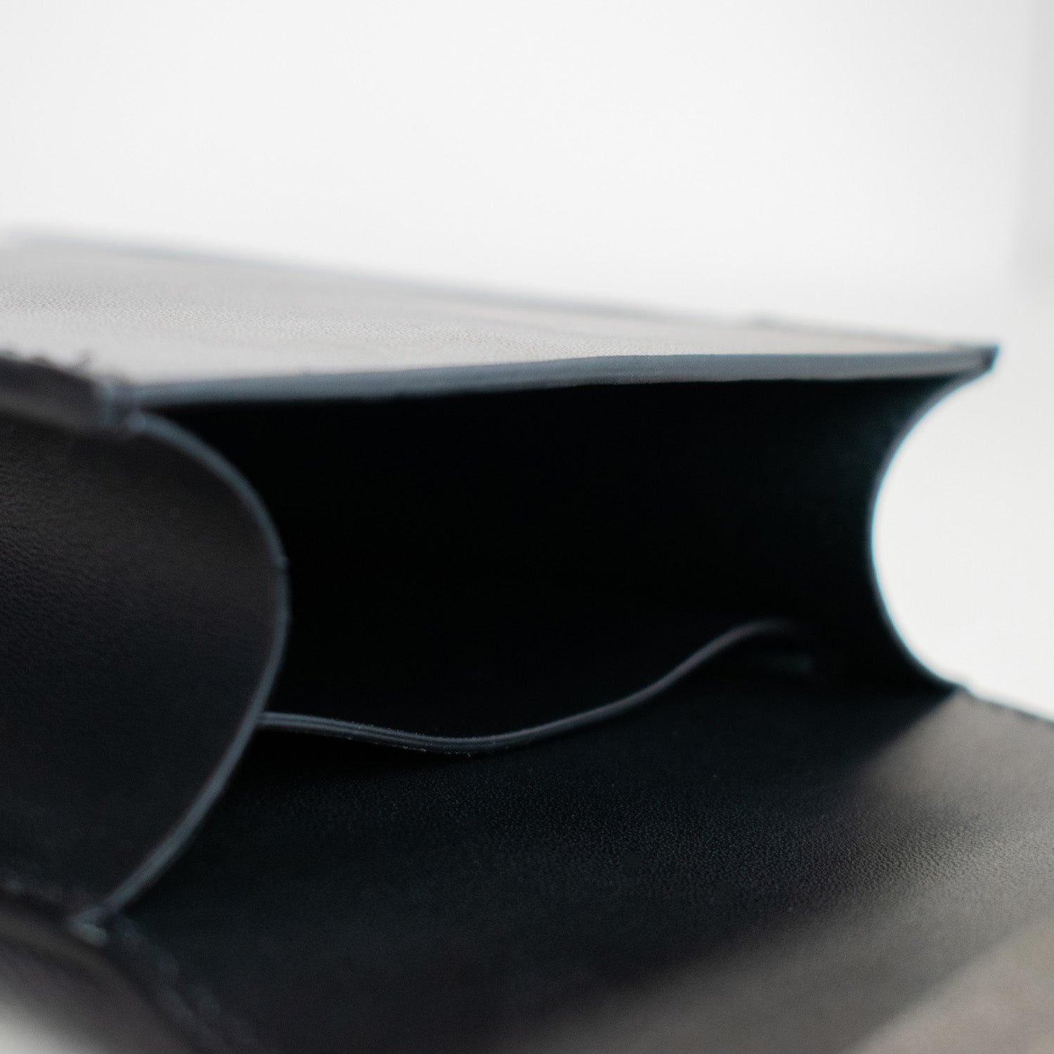 Adjustable Phone Bag in Black