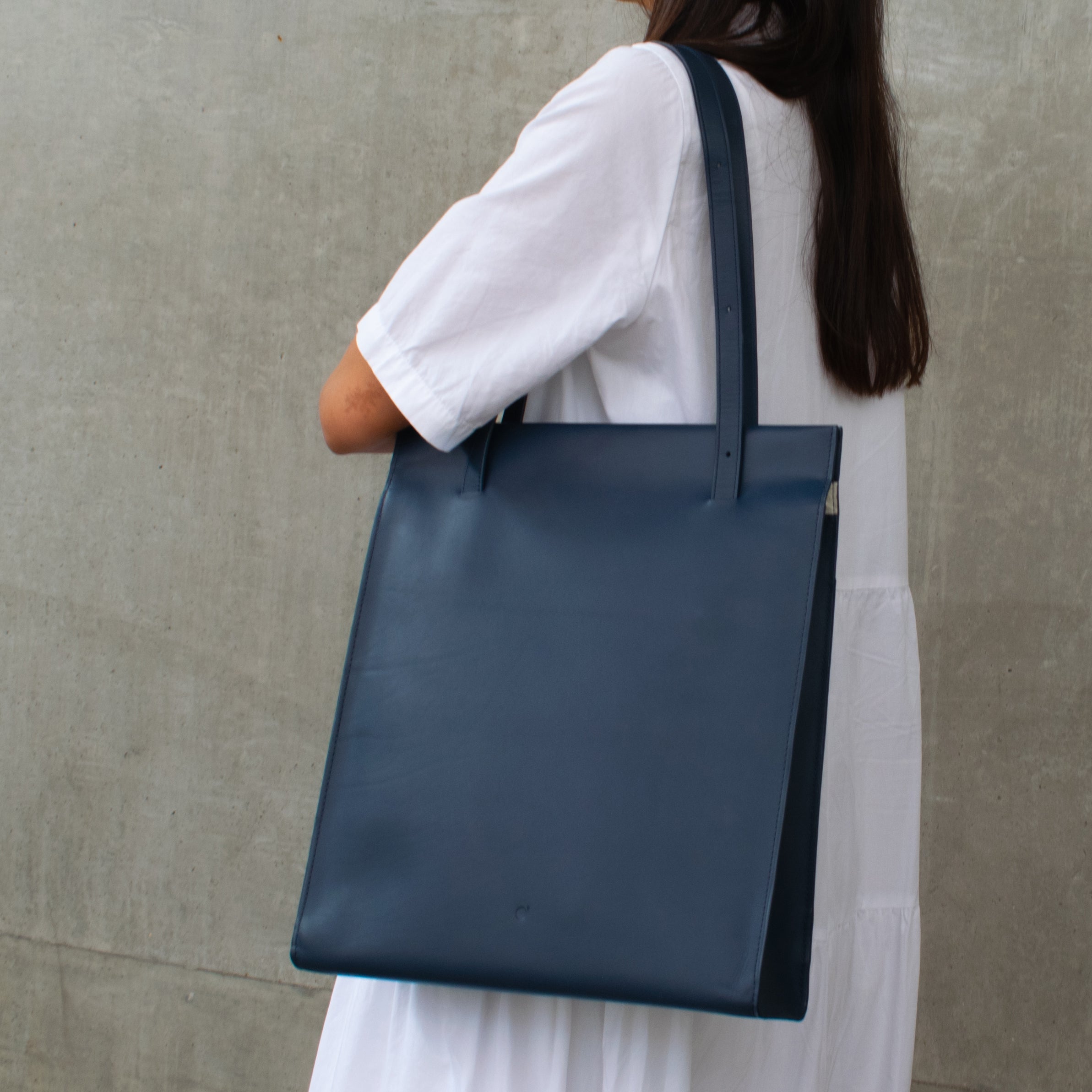 The Banks Adjustable Tote Bag