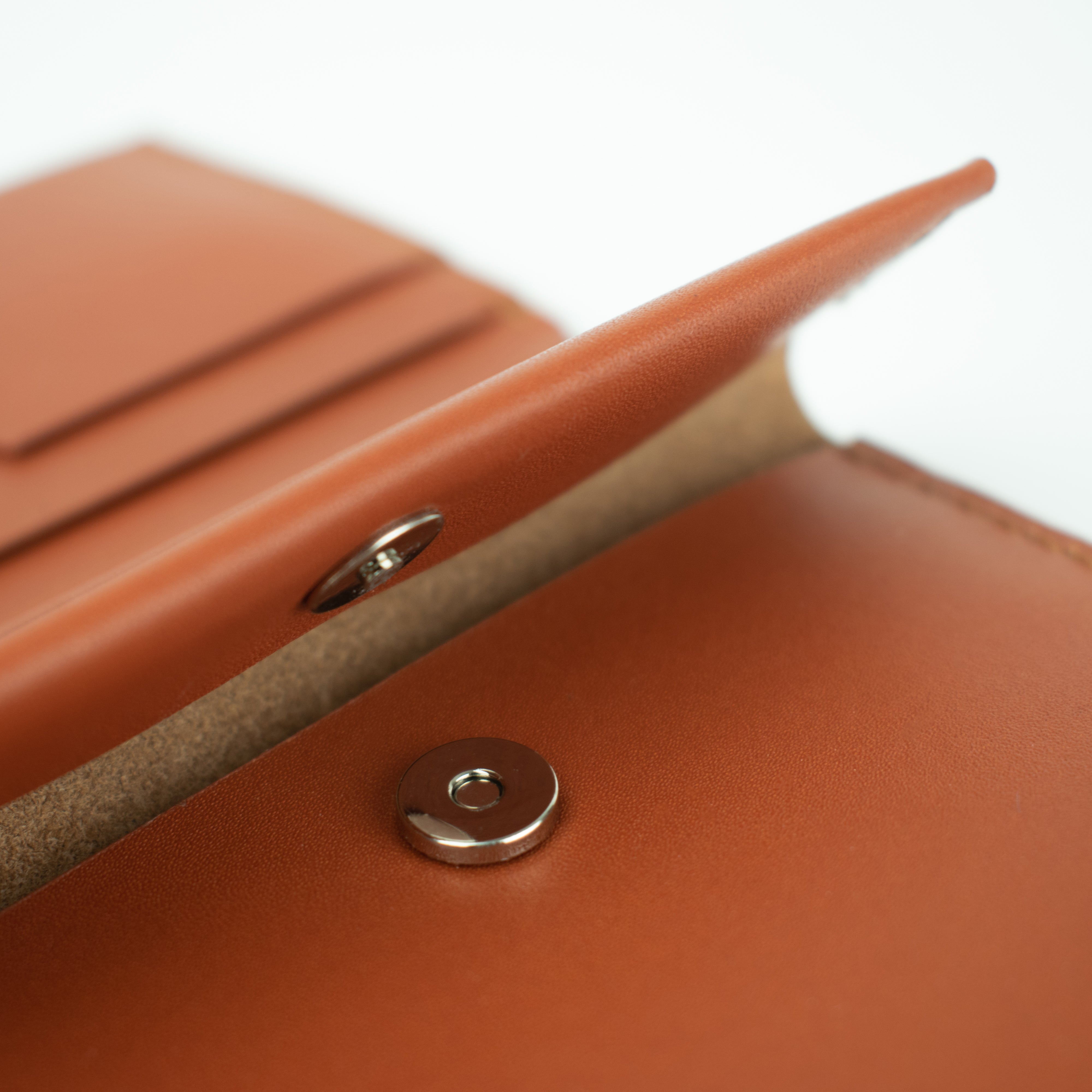 Coin & Card Wallet in Rust Brown