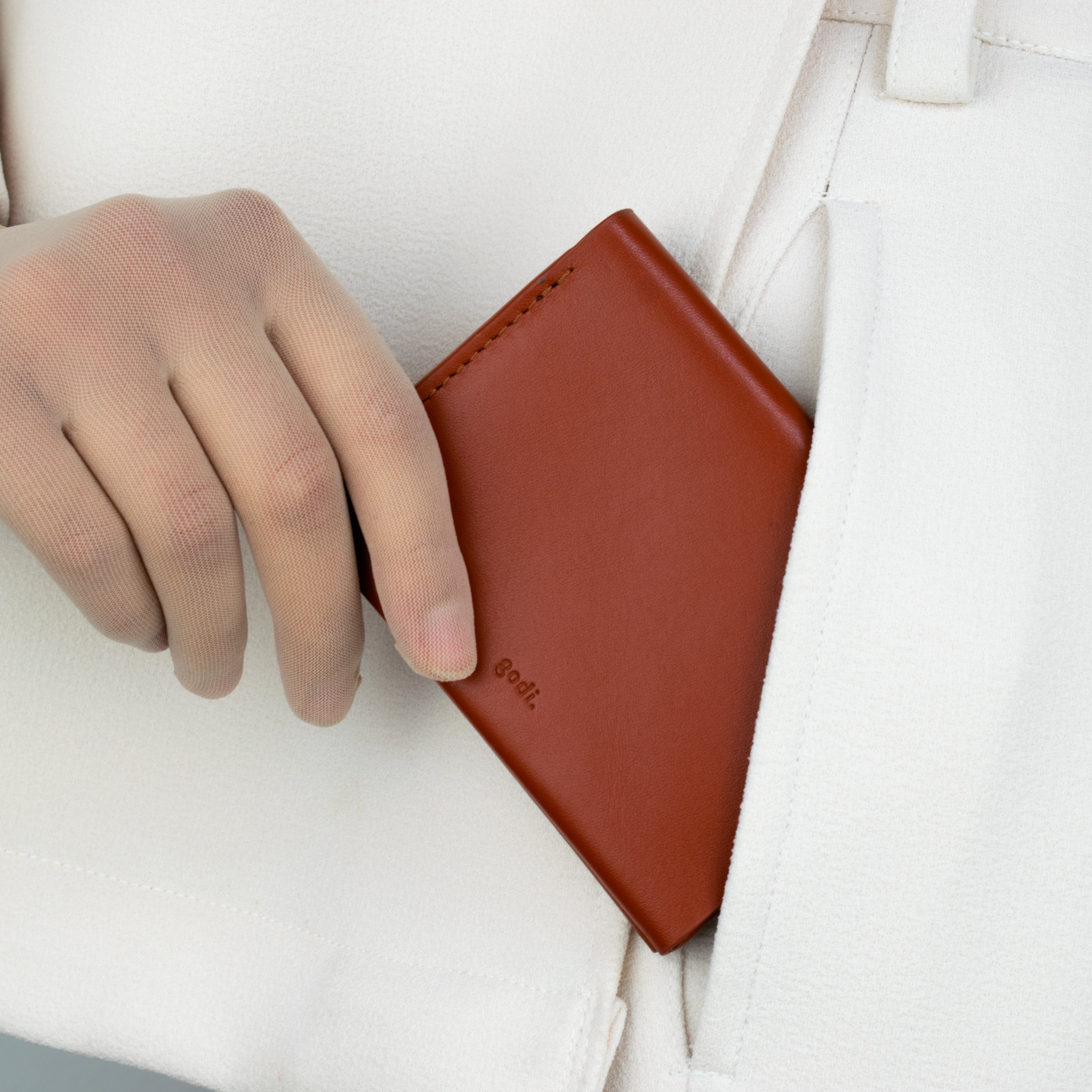 Bifold Wallet in Rust Brown